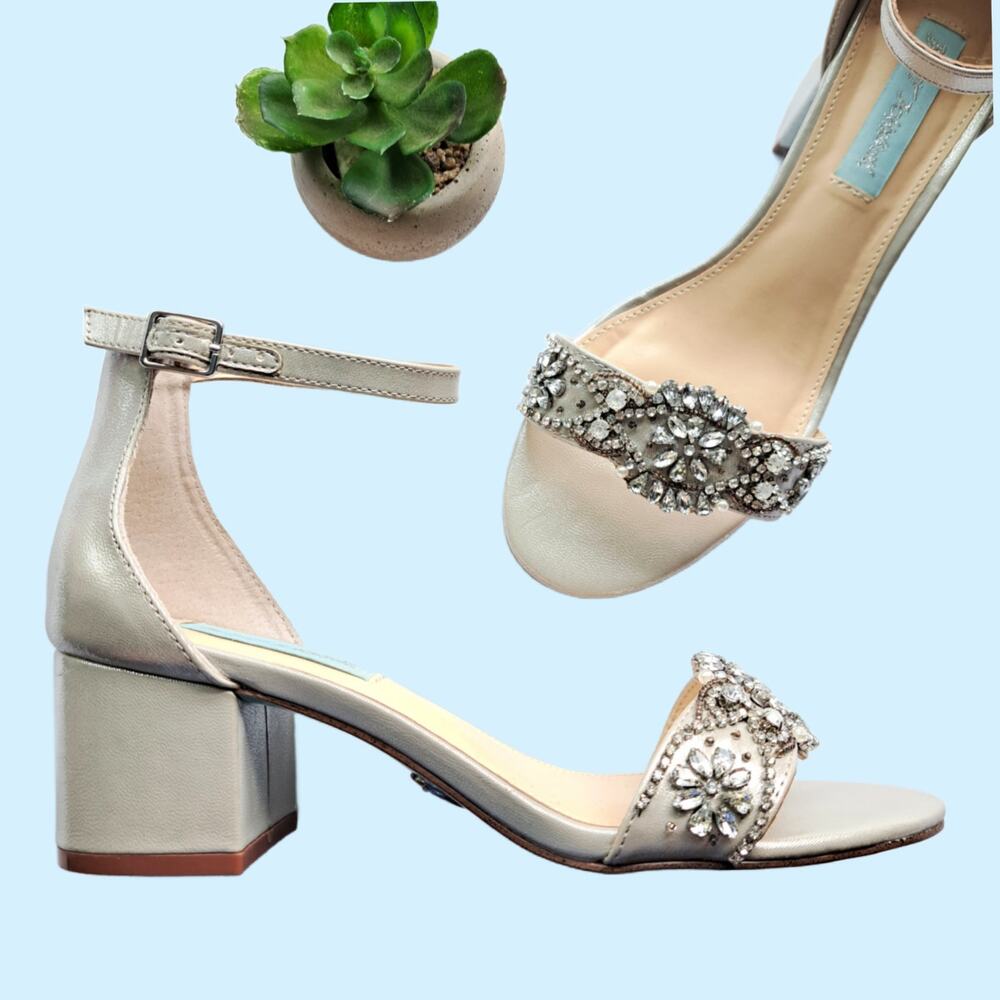 BETSEY JOHNSON SB-Mel Silver Jewel Block Heel Sandal Size 8 Ankle Strap Dressy